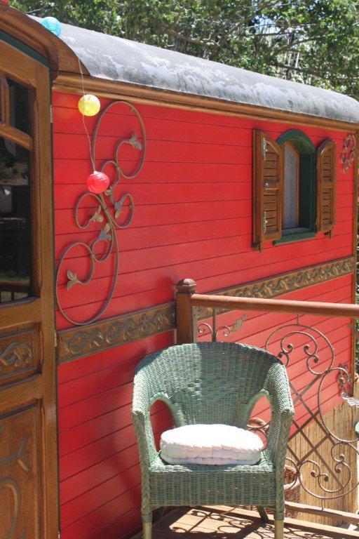 La Roulotte "Les Saintes" Bed and Breakfast Εξωτερικό φωτογραφία